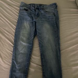 American Eagle Light Wash Skinny Jeans!